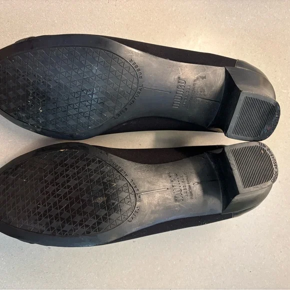 MUNRO American Low Heel Pumps in Black with Criss Cross Elastic Slip On Size 10 - Picture 11 of 14